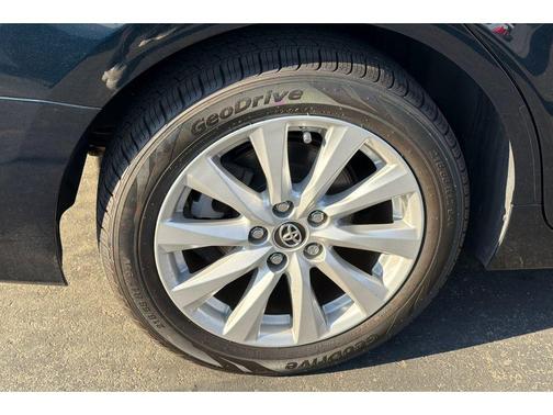 Galactic Aqua Mica 2018 Toyota Camry LE