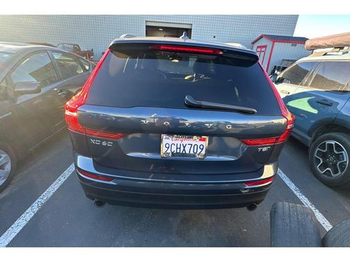 2018 Volvo XC60 T5 Momentum