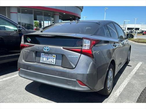 2019 Toyota Prius LE