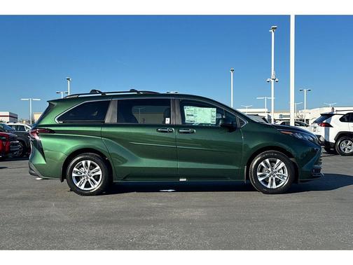 2026 Toyota Sienna XLE