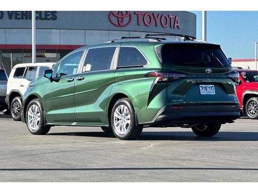 2026 Toyota Sienna XLE