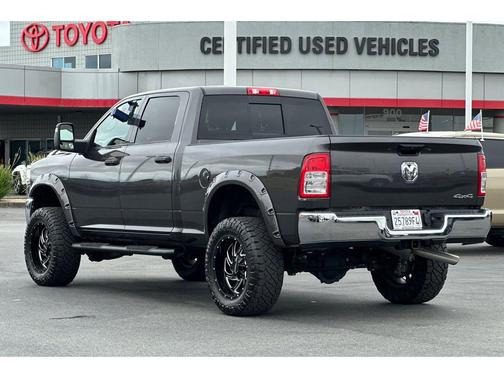2024 RAM 2500 Tradesman Crew Cab 4x4 6'4' Box