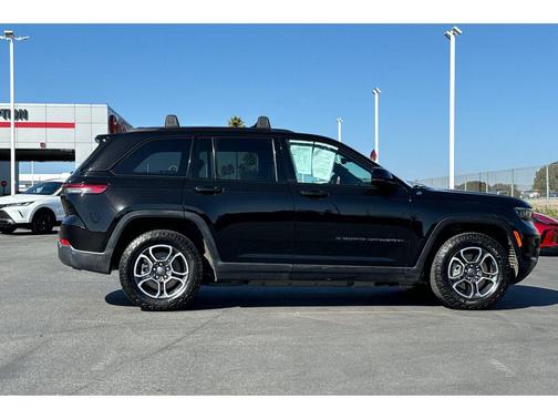 2022 Jeep Grand Cherokee 4xe Trailhawk