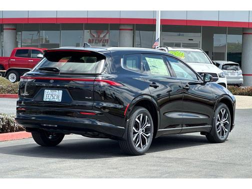 2025 Toyota Crown Signia XLE