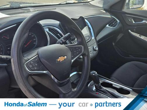 Silver Ice Metallic 2020 Chevrolet Malibu FWD LT