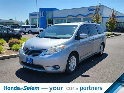 2012 Toyota Sienna XLE