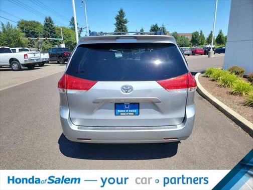 2012 Toyota Sienna XLE