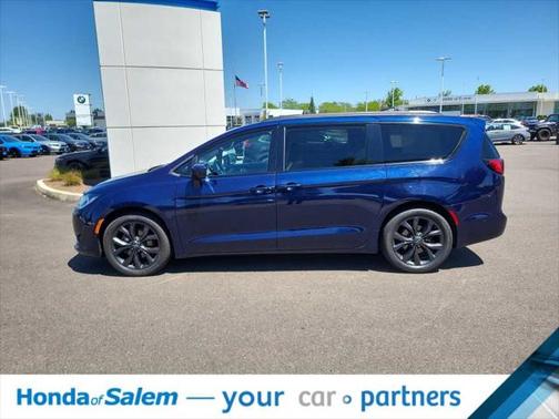 2020 Chrysler Pacifica Touring-L Plus
