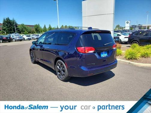 2020 Chrysler Pacifica Touring-L Plus