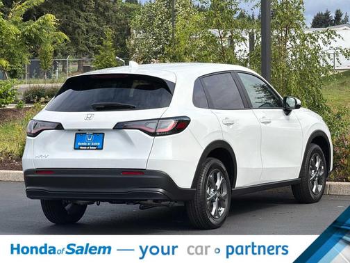 Platinum White Pearl 2027 Honda HR-V LX