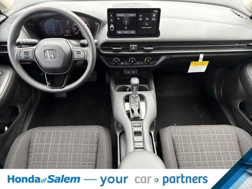 Platinum White Pearl 2027 Honda HR-V LX