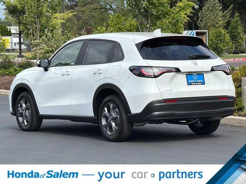 Platinum White Pearl 2027 Honda HR-V LX