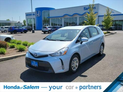 2016 Toyota Prius v Three