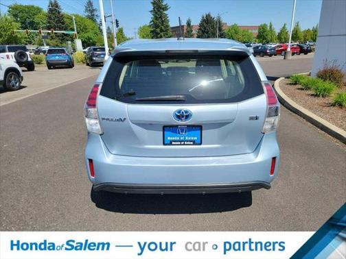 2016 Toyota Prius v Three