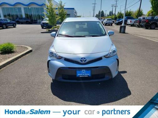 2016 Toyota Prius v Three