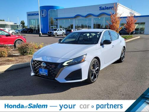 2023 Nissan Altima SR FWD