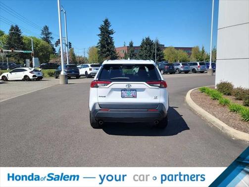 2022 Toyota RAV4 LE