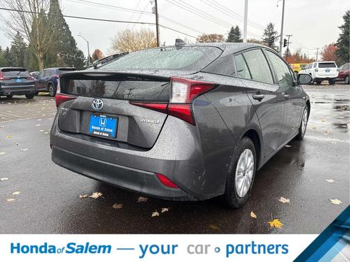 2021 Toyota Prius LE