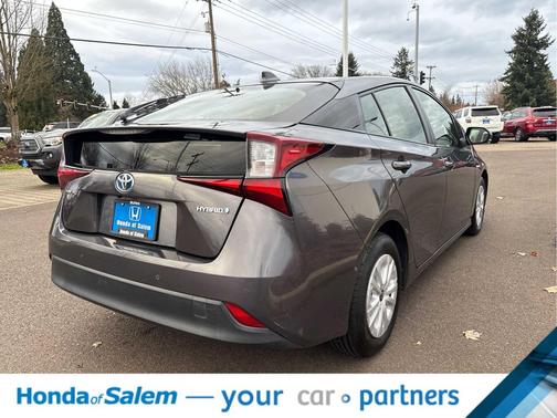 2021 Toyota Prius LE