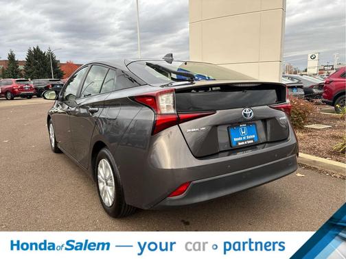 2021 Toyota Prius LE