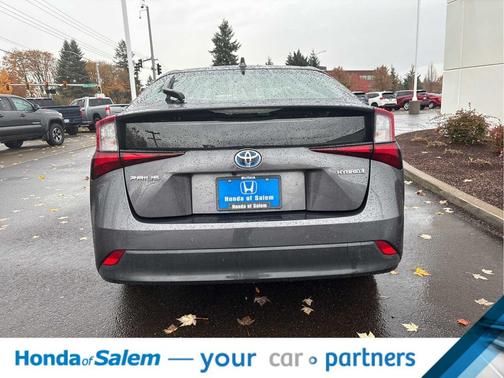 2021 Toyota Prius LE