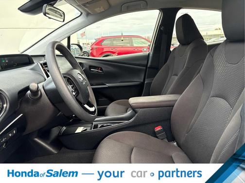 2021 Toyota Prius LE