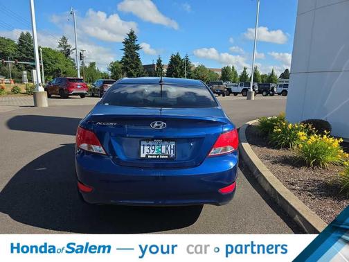 Pacific Blue Pearl 2017 Hyundai Accent SE