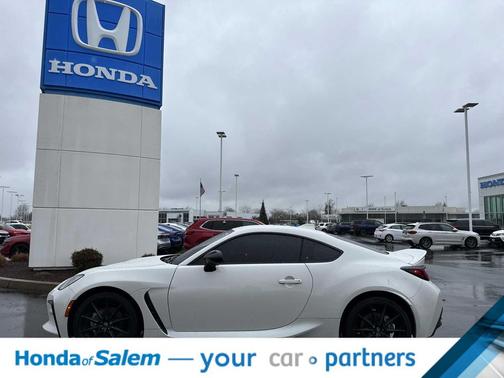 2025 Toyota GR86 Premium