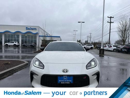 2025 Toyota GR86 Premium