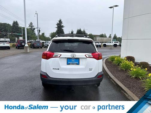 Super White 2013 Toyota RAV4 XLE