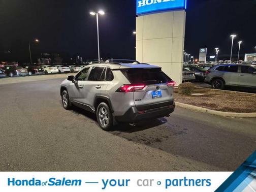 2025 Toyota RAV4 Hybrid XLE