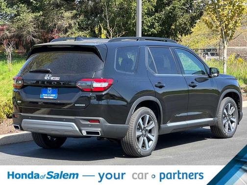 2025 Honda Pilot Touring 8-Passenger