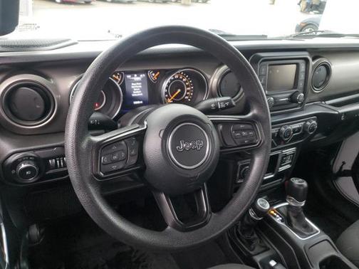 Photo 2 of 25 of 2019 Jeep Wrangler Sport