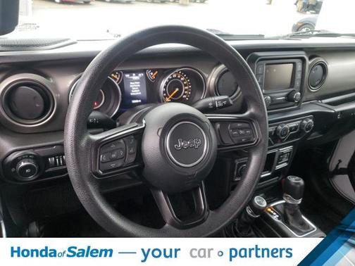 Photo 2 of 25 of 2019 Jeep Wrangler Sport