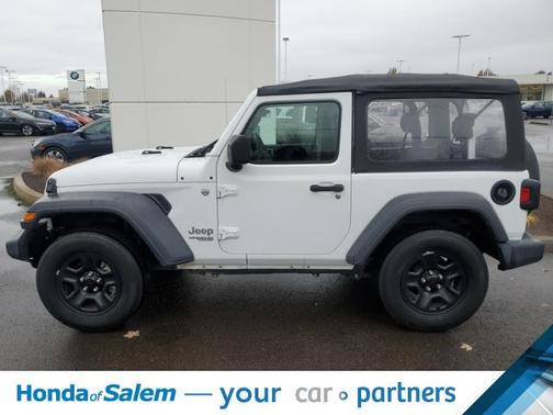 Photo 3 of 25 of 2019 Jeep Wrangler Sport