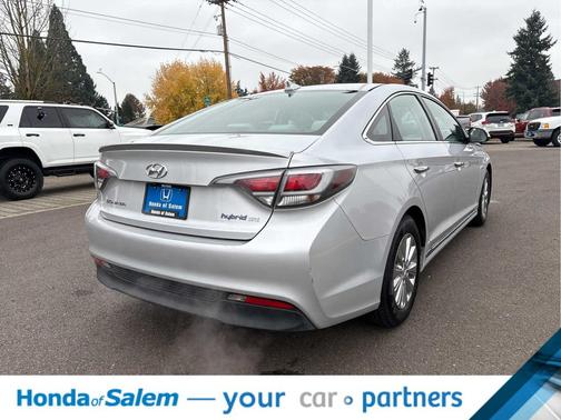 2017 Hyundai SONATA Hybrid SE