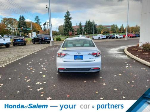 2017 Hyundai SONATA Hybrid SE