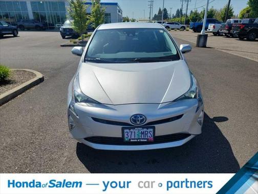 2018 Toyota Prius Three Touring