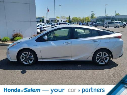 2018 Toyota Prius Three Touring