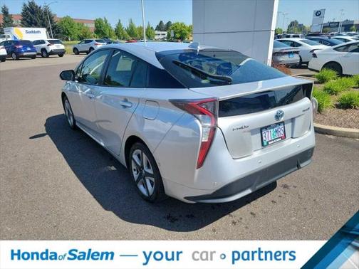 2018 Toyota Prius Three Touring
