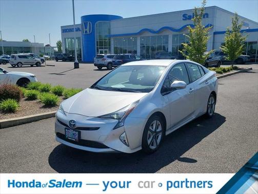 2018 Toyota Prius Three Touring