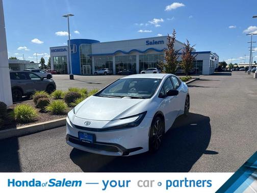 Wind Chill Pearl 2024 Toyota Prius Prime XSE