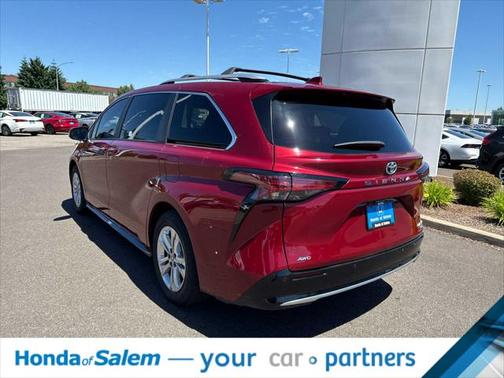 2023 Toyota Sienna Platinum 7 Passenger