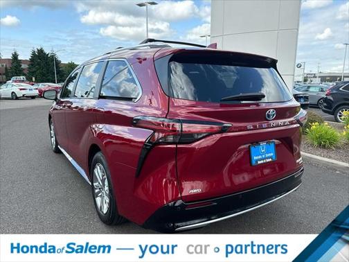 2023 Toyota Sienna Platinum 7 Passenger