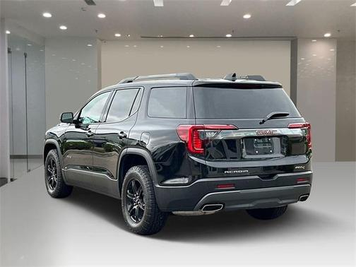 2022 GMC Acadia AT4