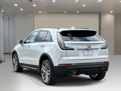Crystal White Tri-Coat 2020 Cadillac XT4 Sport