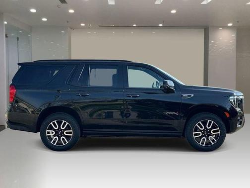 Onyx Black 2023 GMC Yukon AT4