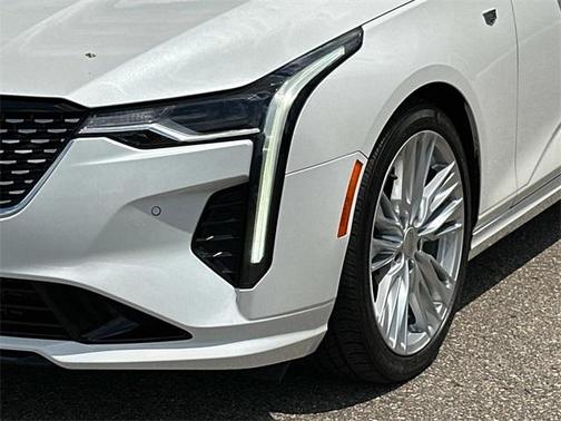 2023 Cadillac CT4 Premium Luxury