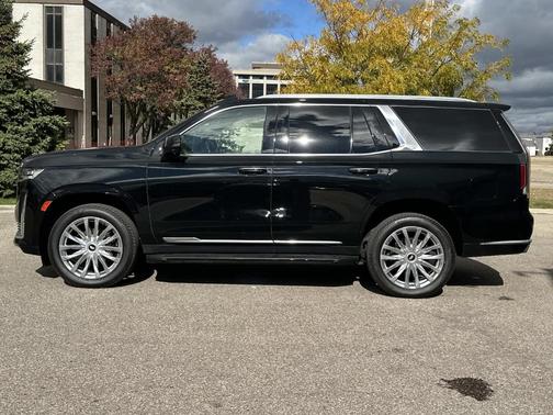 2022 Cadillac Escalade Luxury