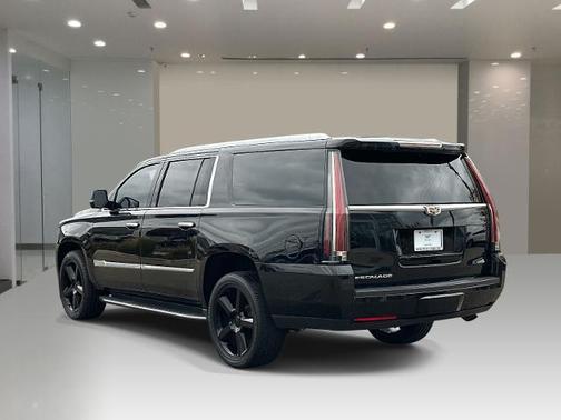 2016 Cadillac Escalade ESV Luxury